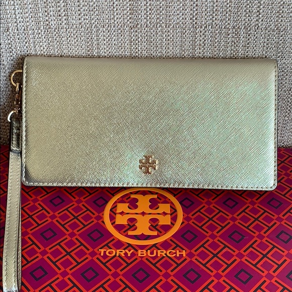 Tory Burch Handbags - Tory Burch Emerson Slim Wristlet Envelope Wallet